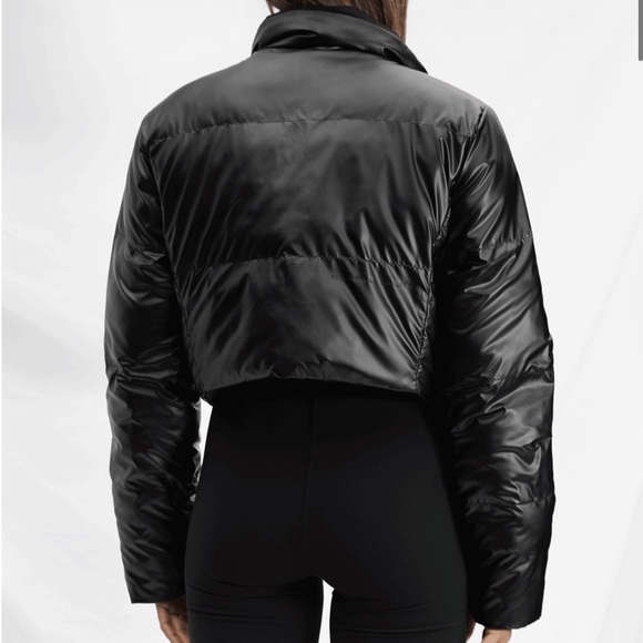 All Things Golden THE VEGAN PUFF™ REVERSIBLE CROP JACKET - PATENT/BLACK - Picture 9 of 13